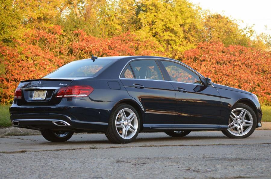  Mercedes-Benz E350 4Matic Sedan 2014 года  (фото 3 из 40)